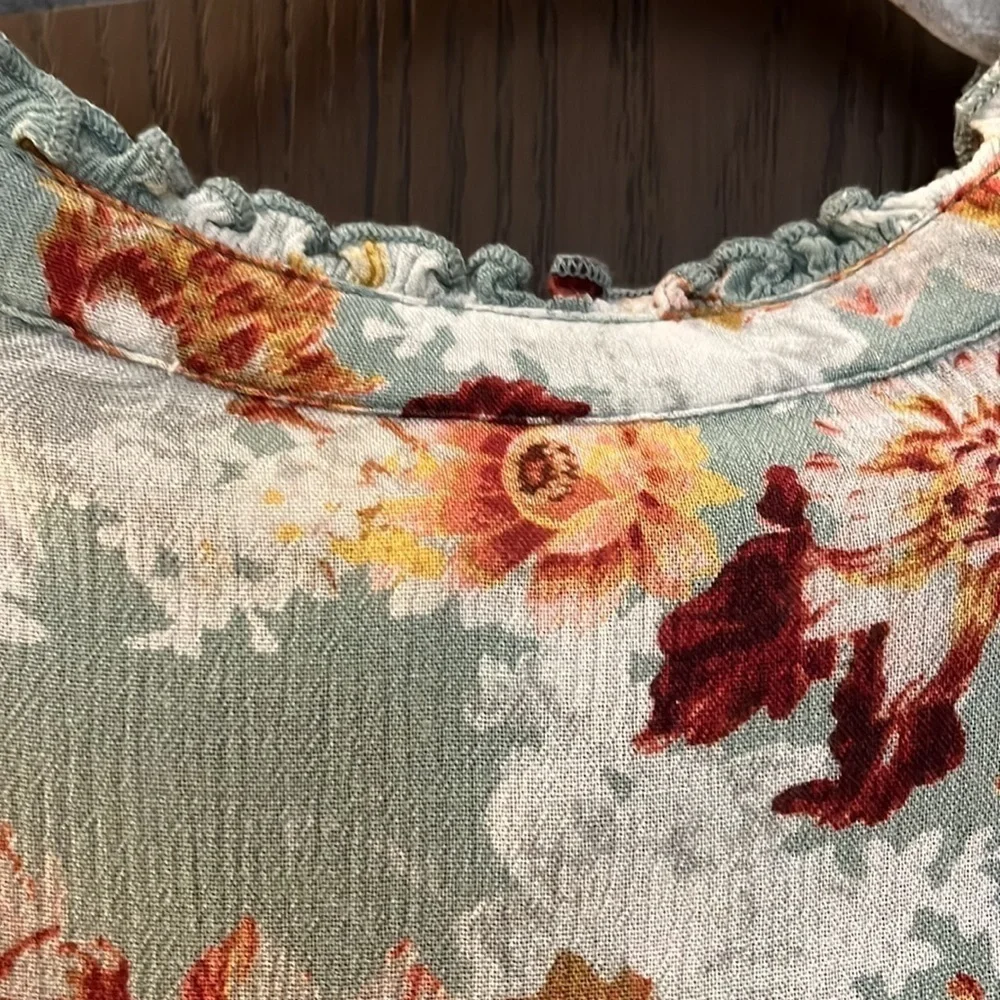 Style & Co. sage green with red/ pink flowers long sleeved blouse. Size PL - Picture 6 of 9
